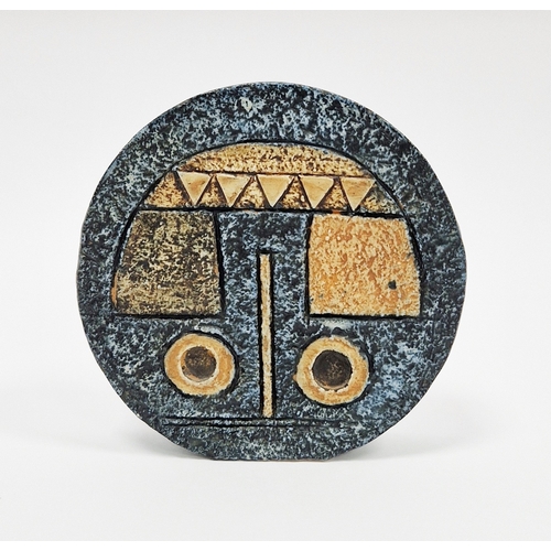 Ray Finch Winchcombe pottery stoneware charger with blue Nuka trailed decoration on a warm iron glaze
